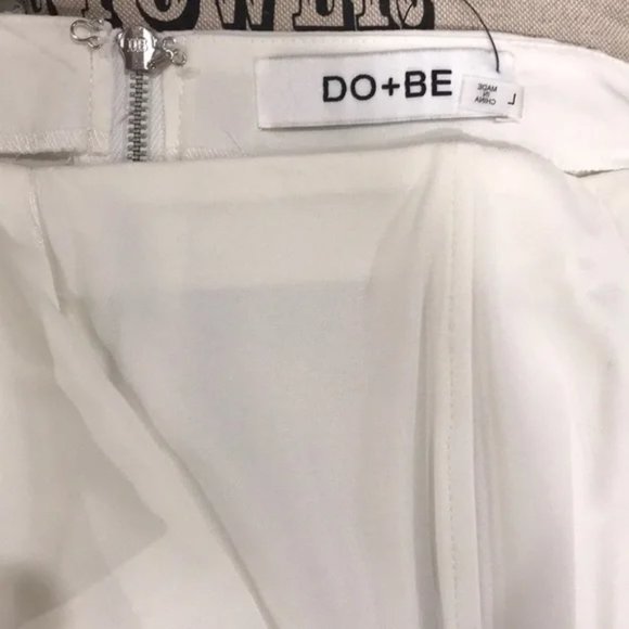 Do + Be Ruffle Off-the-Shoulder Cropped Blouse - Picture 5 of 6